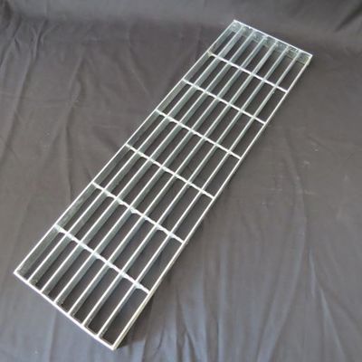 رنده فولاد کربنی گالوانیزه گرم آج پله رنگ نقره ای